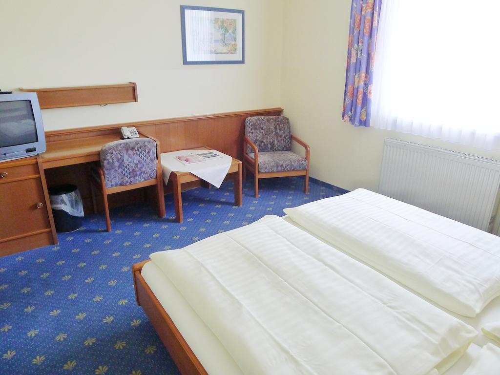 Hotel Restaurant Boeck "Roter Hahn" St. Pölten Pokój zdjęcie