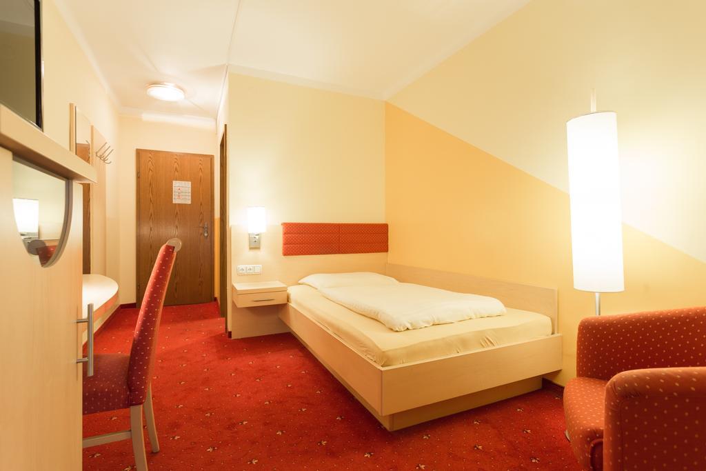 Hotel Restaurant Boeck "Roter Hahn" St. Pölten Zewnętrze zdjęcie