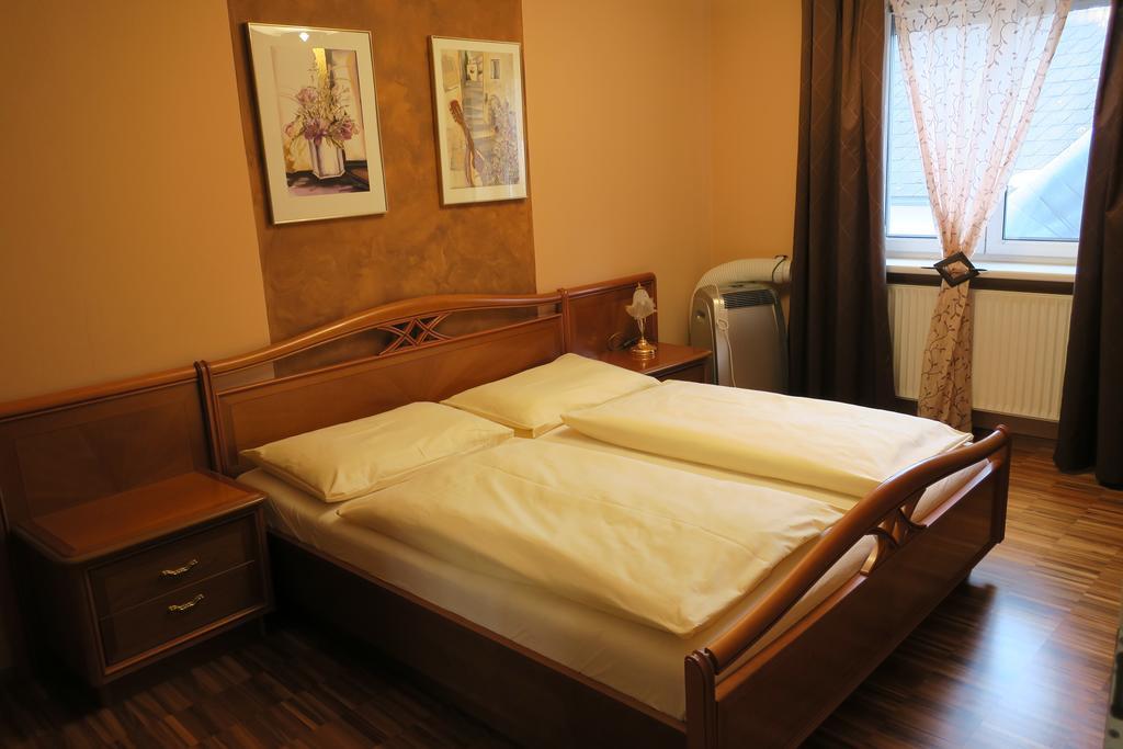 Hotel Restaurant Boeck "Roter Hahn" St. Pölten Zewnętrze zdjęcie