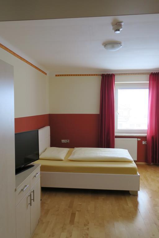 Hotel Restaurant Boeck "Roter Hahn" St. Pölten Zewnętrze zdjęcie